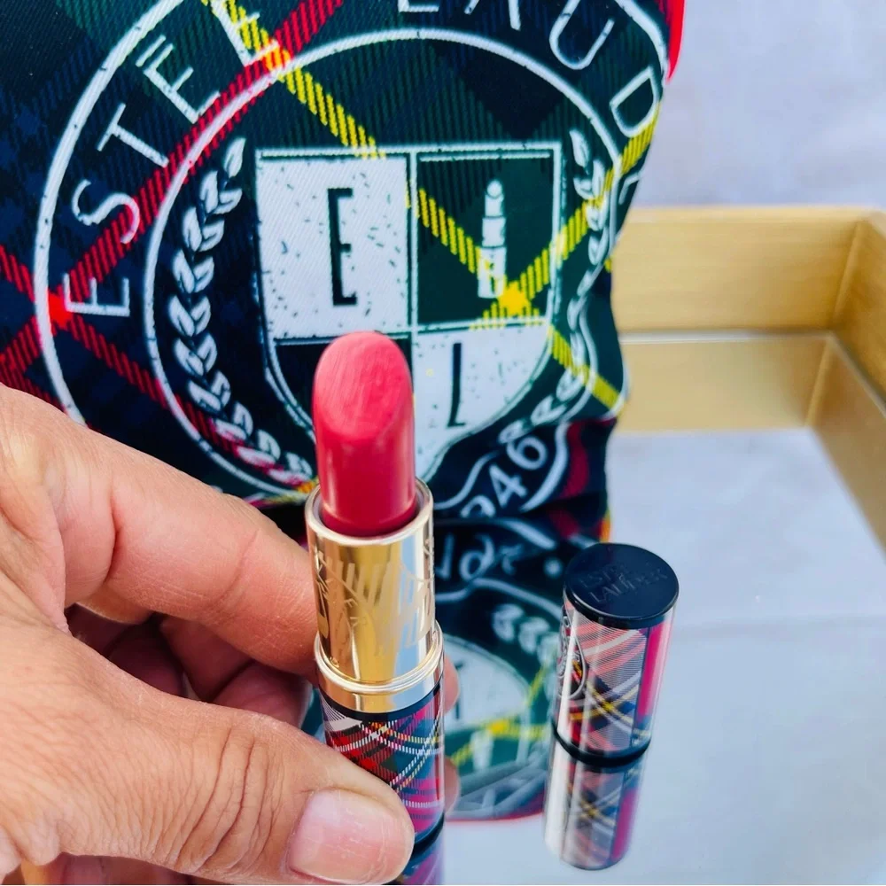 Estée Lauder Lip Stick - Limited Edition